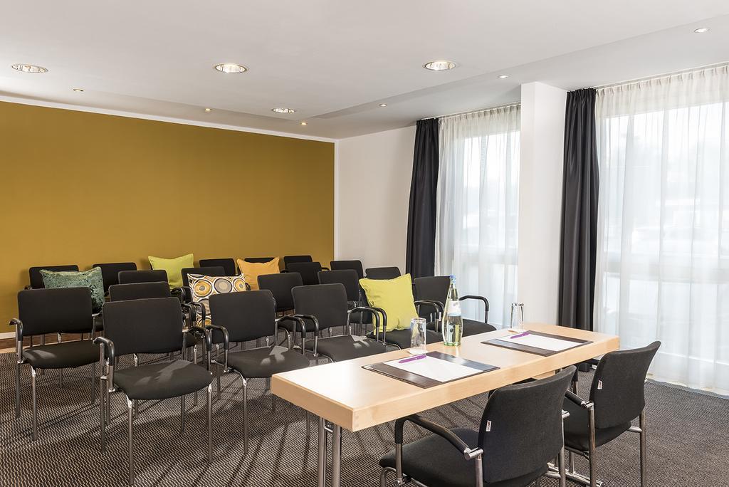 Mercure Hotel Duesseldorf Sued Бизнес фото